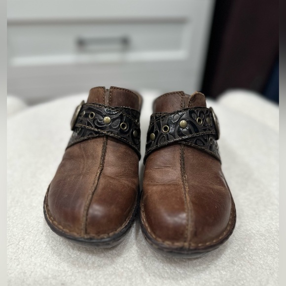 BOC Born Concept Brown Leather Clogs - Picture 2 of 5